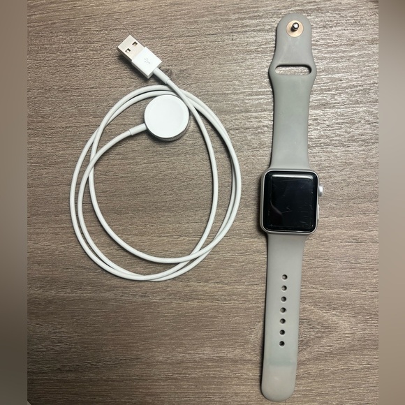 Apple Watch Series 3 38MM Aluminum Case - Picture 1 of 10